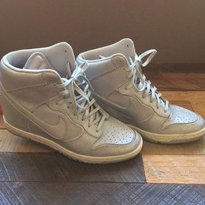 Nike Sky Hi Dunks brushed silver